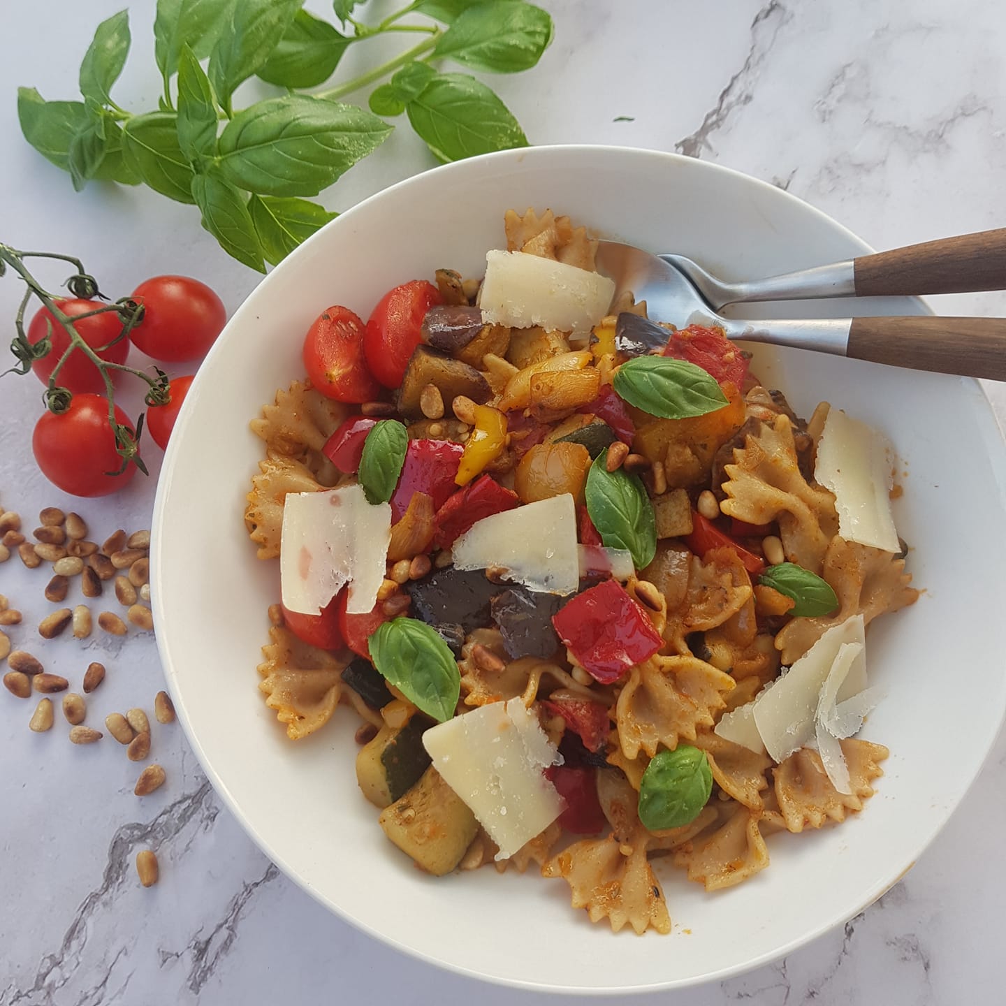 Pasta pesto met gegrilde groenten